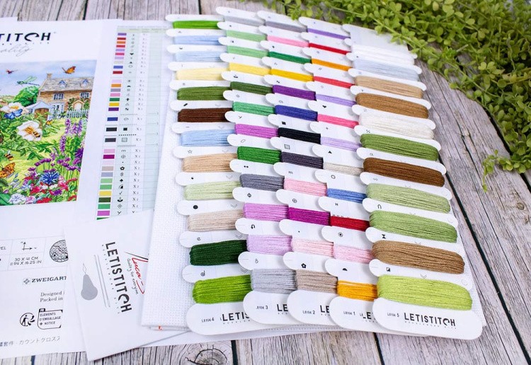 Набор для вышивания «Busy Bee Hotel (Отель Busy Bee)» — картинка 3