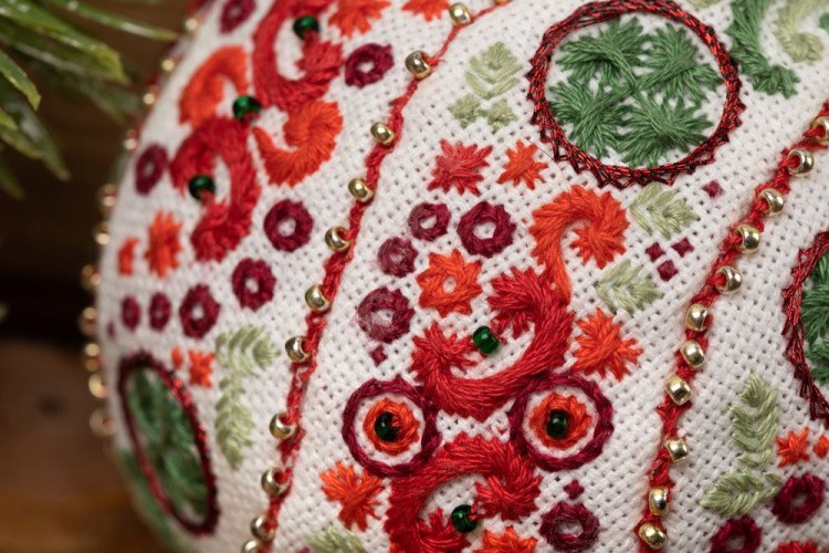 Набор для вышивания «Новогодняя игрушка. Рождественские узоры» — картинка 6