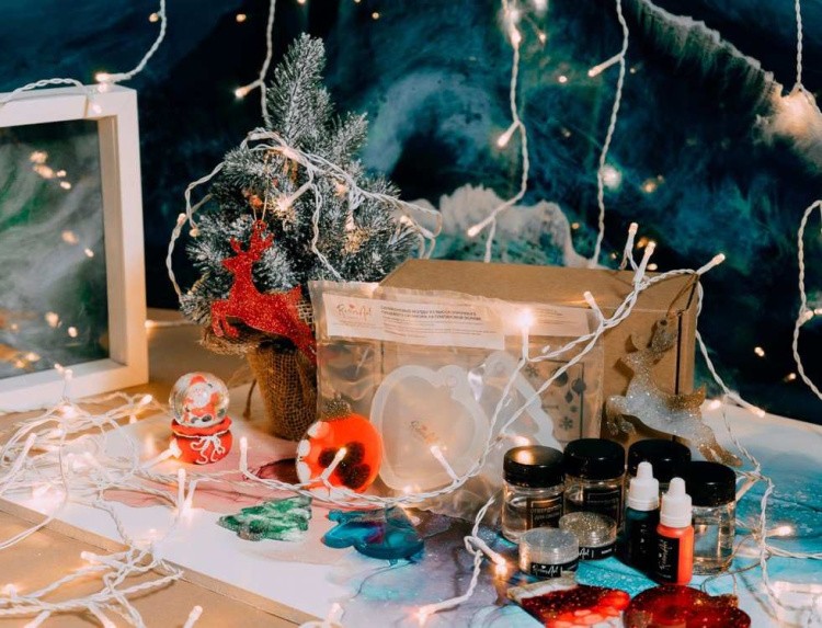 Набор для создания игрушек эпоксидной смолой Christmas Box Friends, ResinArt