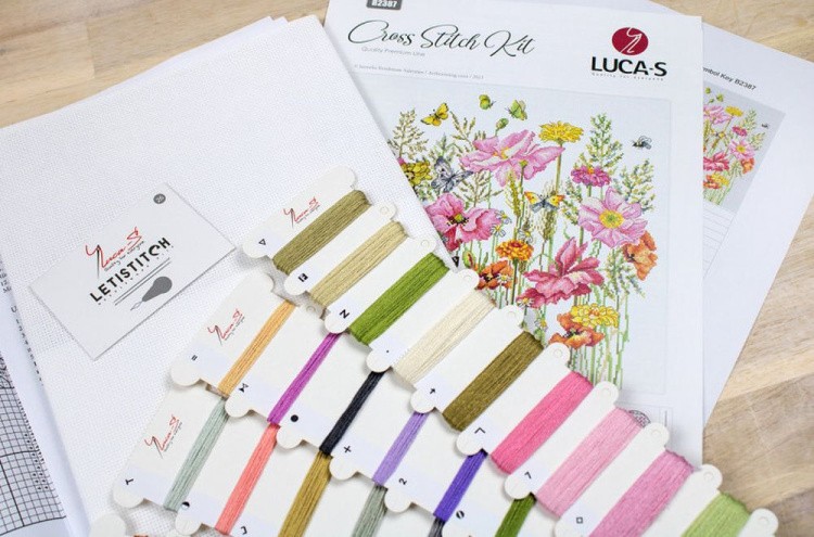 Набор для вышивания «Августовский букет» — картинка 3