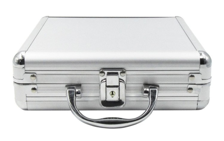 Покерный набор Royal Flush, 100 фишек, 11,5 г, с номиналом, в алюминиевом чемодане — картинка 2