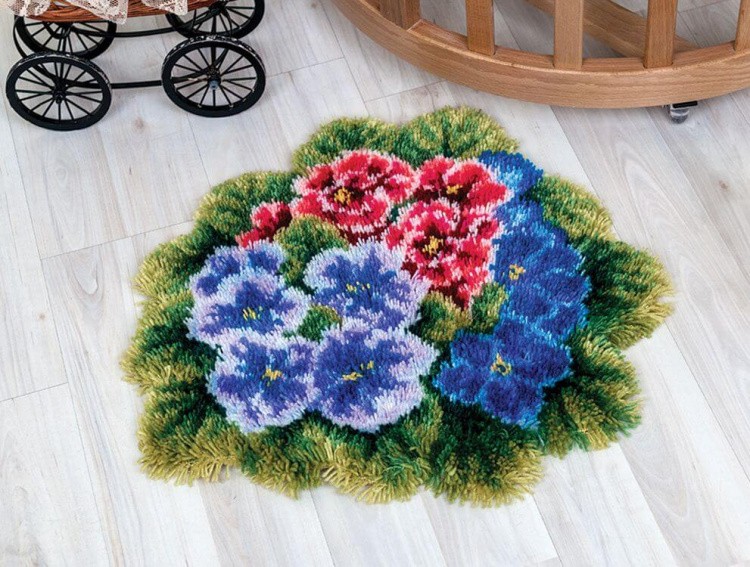 Набор для вышивания «Коврик. Фиалки» — картинка 2