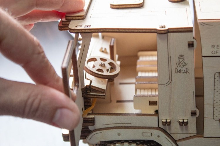 Конструктор из дерева «МАЗ-5309RR 1:20», Eco Wood Art — картинка 4