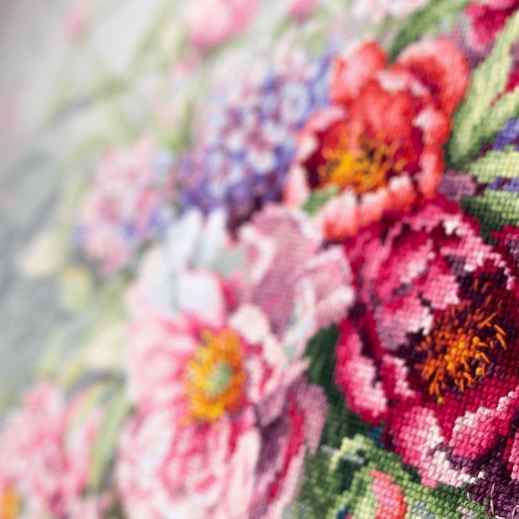 Набор для вышивания «Пионы и гортензии» — картинка 6