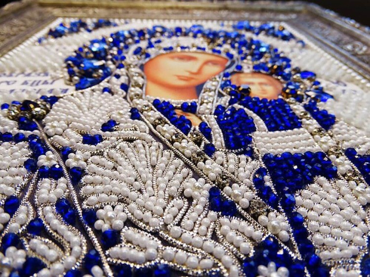 Набор вышивки хрустальными камнями «Казанская» (синяя) — картинка 11