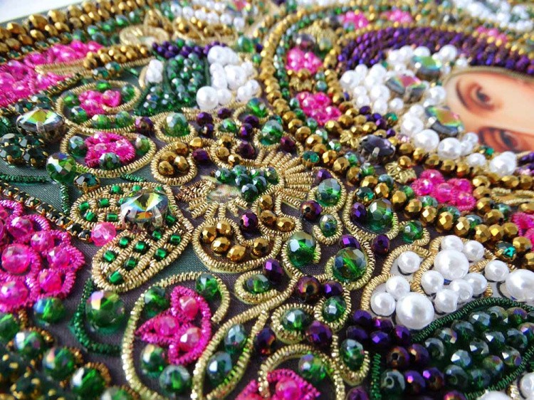 Набор для вышивания хрустальными камнями Богородица «Феодоровская» (акриловый жемчуг) — картинка 6