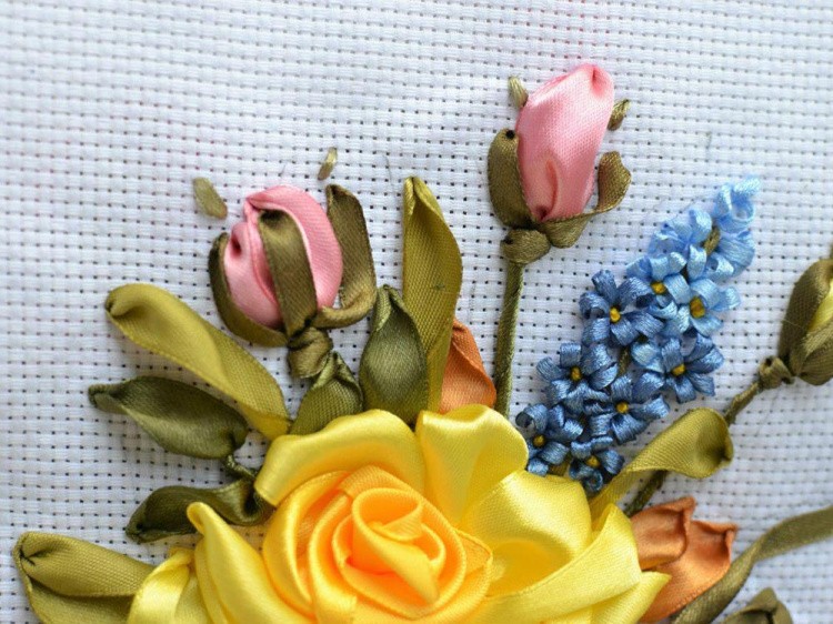 Вышивка лентами «Краски лета» — картинка 7