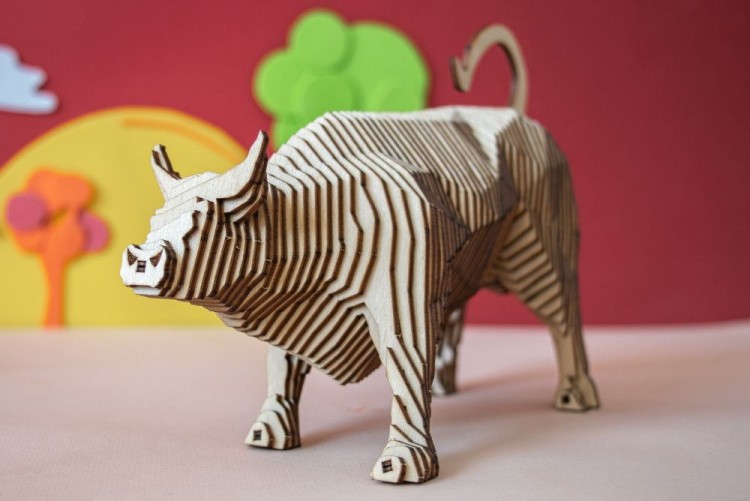 Конструктор из дерева «Бык с набором карандашей» — картинка 2