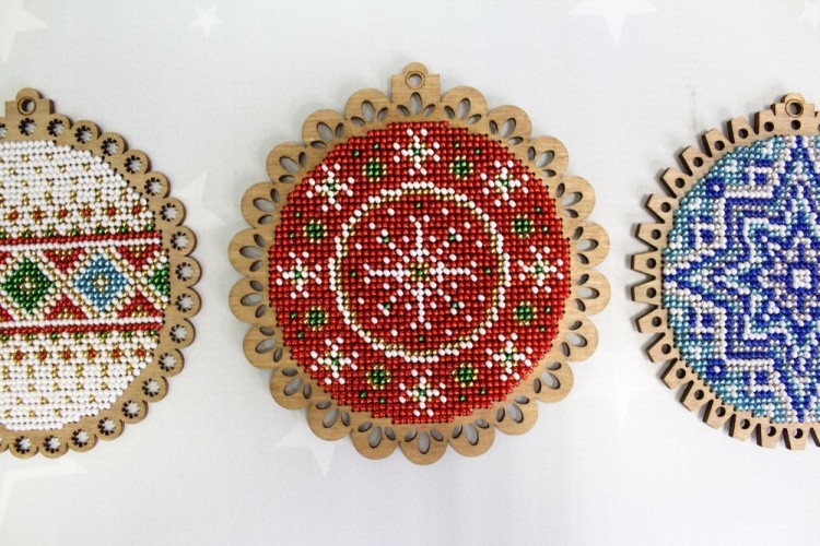 Набор для вышивания «Новогодний красный шар» — картинка 3