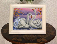 Набор вышивки бисером «Лебеди на пруду»